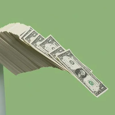 Precio del dólar no despegó más y volvió a caer después de dos días al alza. Así quedó su valor al cierre de la jornada del 12 de julio de 2023.