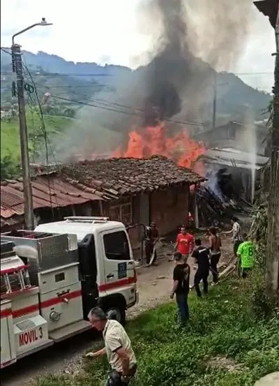 Incendio estructural en Santa Rosa de Cabal