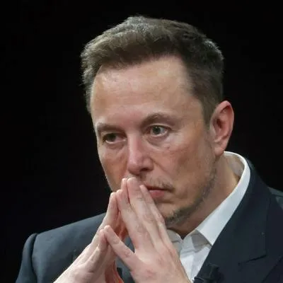Elon Musk lanzó xAI, su inteligencia artificial con la que busca hacerle competencia a Open IA y explorar el cosmos con esta nueva tecnología.