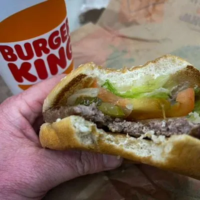 Foto de Burger King, que en Colombia ofrece empleo por $ 3.000.000, ideal sobre hamburguesas