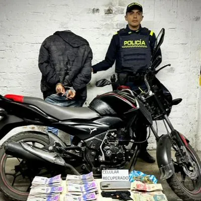 El sujeto fue capturado y le incautaron el dinero hurtado, la pistola de juguete y la motocicleta, en Popayán