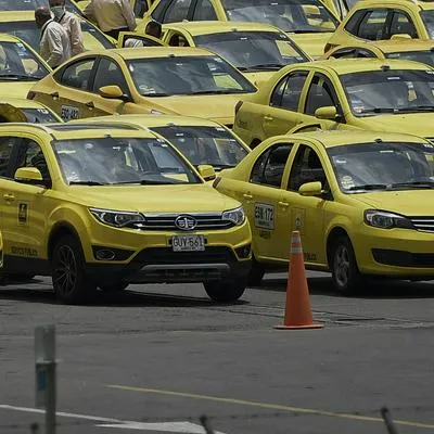 Taxistas en Colombia cobrarían tarifa dinámica como Uber en 8 casos: por qué