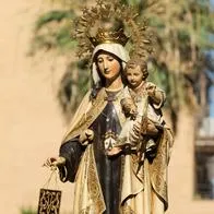 ¿Cómo hacer la novela de la Virgen del Carmen?