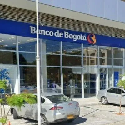 Ladrones usando vieja táctica engañosa se llevaron botín del banco de Bogotá 