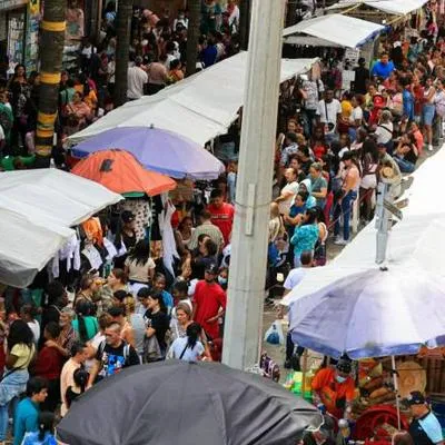 El pago del subsidio de Renta Ciudadana, que otorga el Gobierno a miles de colombianos, no para de recibir críticas por las largas filas para reclamarlo.