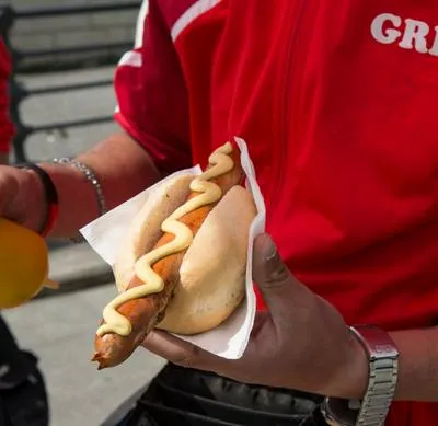 Profeco analizó 12 marcas de salchichas para hot dog y dos de ellas no se deben consumir