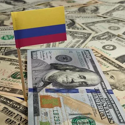 El dólar hoy cayó en Colombia y arrancó semana abriendo a 4.070 pesos, lo que representa una caída de 19 pesos, sobre la Tasa Representativa del Mercado. 