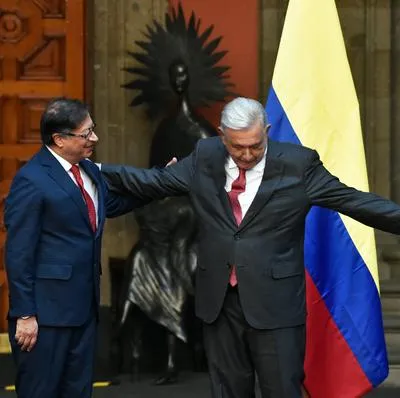 El presidente de México le dará regalo a Petro de amor y amistad con visita a Colombia en septiembre para discutir la política de drogas. 