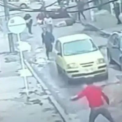 Bogotá: buscan taxi que robó a pareja y atropelló a madre, hija y abuela