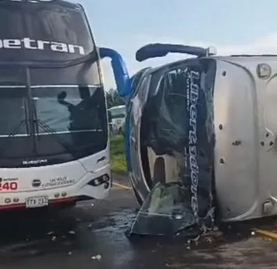 Autoridades del Cesar están investigan un triple choque en cercanías al municipio de San Alberto, el choque dejó nueve heridos.