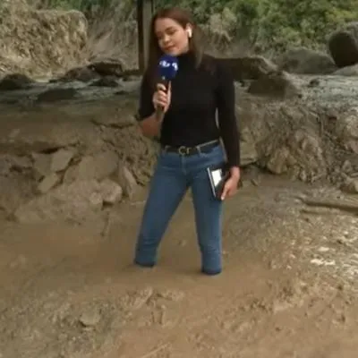 Alejandra Murgas, periodista de Noticias Caracol, quedó enterrada en el lodo de la creciente que ocasionó la tragedia en Quetame, Cundinamarca. 