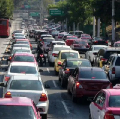 Hoy no circula. miércoles 19 de autos con placa final con 3 y 4, y engomado rojo