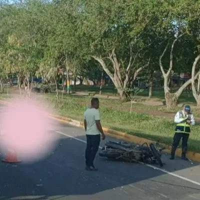 Ibagué: conductor de moto se chocó contra una vaca y salió herido
