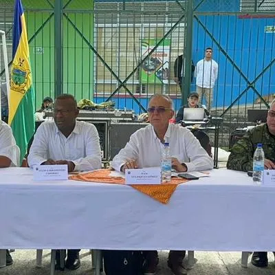 En un consejo de seguridad realizado en Caldono, Cauca, el ministro de Defensa Iván Velásquez se pronunció contra el secuestro del hijo del alcalde de Rosas, Cauca.