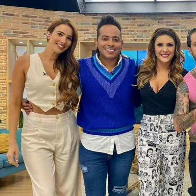 Foto de presentadores de 'Buen día, Colombia', en nota de que por embarazo en el matutino de RCN abrió paso a propuesta de emborracharse