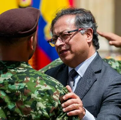 El presidente Gustavo Petro no estará en el tradicional desfile del 20 de julio en Bogotá. Acá, el motivo de su ausencia y su reemplazo.
