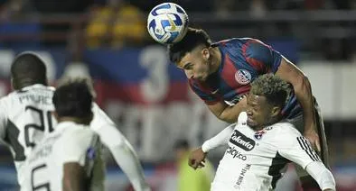 Escena del partido entre Independiente Medellín y San Lorenzo de Almagro, por Copa Sudamericana.