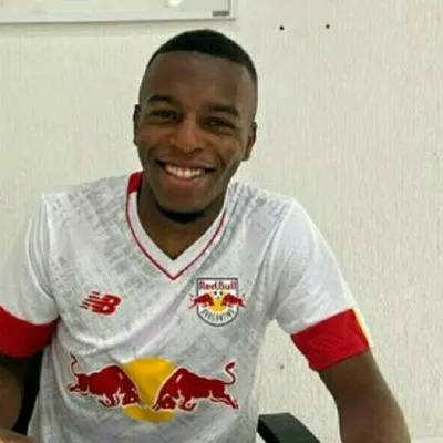 Atlético Nacional confirmó la salida del joven volante Kelvin Flórez hacia el Bragantino, de la Liga de Brasil.