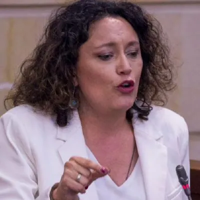 La senadora Angélica Lozano reaccionó después de perder la presidencia del Senado ante su copartidario Iván Name, que ganó a último momento.
