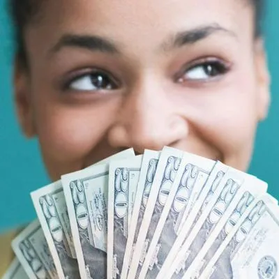 Dólar en Colombia sigue cayendo y personas aprovechan para irse de viaje