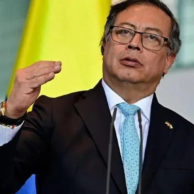 El presidente Gustavo Petro dejó plantados a los alcaldes del Área Metropolitana de Bucaramanga, al gobernador de Santander y 5.000 personas en Bucaramanga
