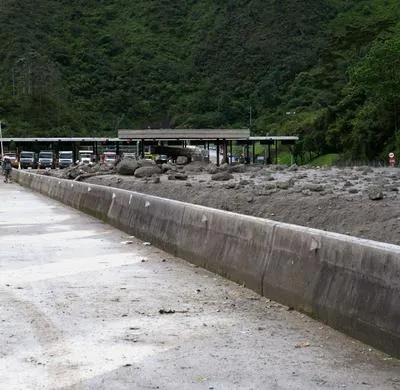 Así quedó la vía al llano, que se encuentra cerrada, por la tragedia ocurrida en Quetame, Cundinamarca. Gobierno dio fecha de cuándo se reabriría parcialmente