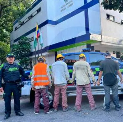 Cinco hombres que se hacían pasar por trabajadores de EPM en Medellín fueron capturados por hurto
