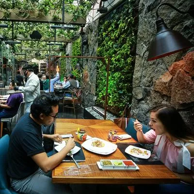 Restaurante, en nota sobre crisis que pasan algunos locales famosos por inflación y dólar