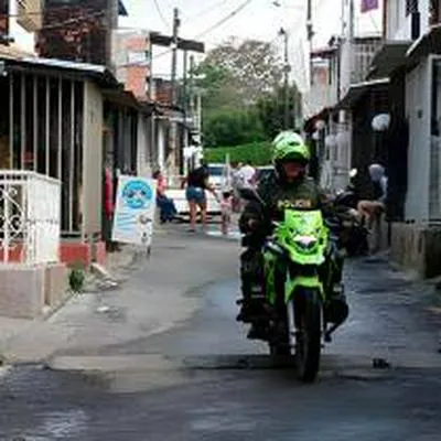 Armenia: sicarios dispararon 2 veces contra hombre que compartía con amigos