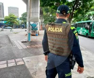 Policía. En relación con uniformados que llegan a Medellín.