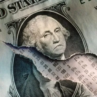 Dólar roto, a propósito que el precio de la moneda podría llegar a $ 3.400 en Colombia