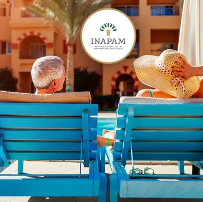 Gente mayor de vacaciones