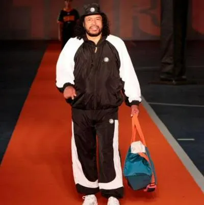 René Higuita estuvo modelando ropa en evento de Colombiamoda, en Medellín