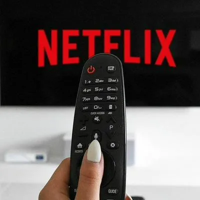 ¿Por qué están subiendo de precio las suscripciones a plataformas digitales en Colombia?