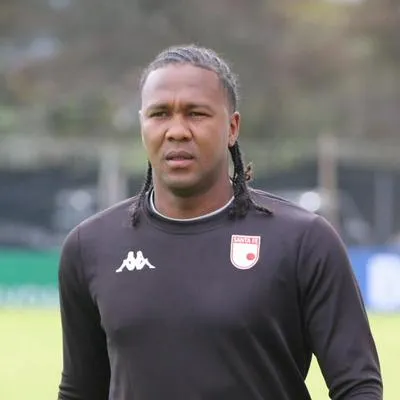 Hugo Rodallega, delantero de Santa Fe, no estará para el partido contra Deportivo Cali, por Copa Betplay, debido a una lesión