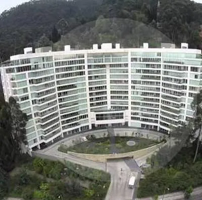 Edificio Peñas Blancas de Bogotá, señalado por propietarios de presentar serias fallas. La Superindustria archivó la investigación contra el lujoso edificio