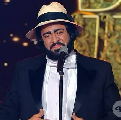 Profesor asombró en 'Yo me llamo' con imitación de Luciano Pavarotti.