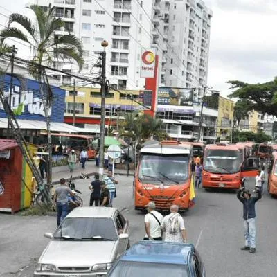 Paro de busetas en Ibagué: las protestas siguen, pero sin bloqueos en las vías ya que se manifestarán frente a la Alcaldía de Ibagué.