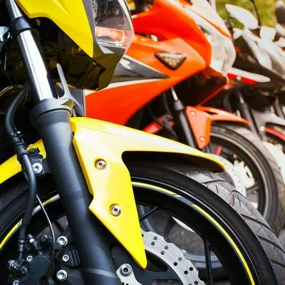 Estas son las cinco motos más baratas en Colombia y le contamos cuáles son sus precios, sus calificaciones y las marcas que las fabrican.