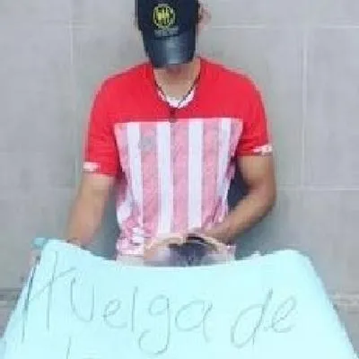 Estudiante de la Universidad del Atlántico armó huelga de hambre en gobernación.