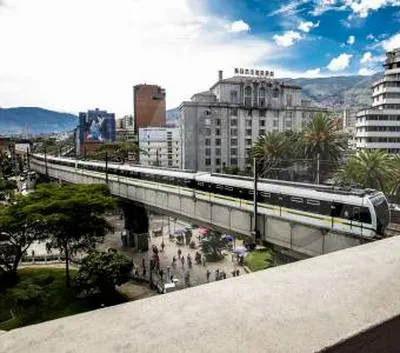 Metro de Medellín. En relación con que modificará su horario por Feria de las Flores.