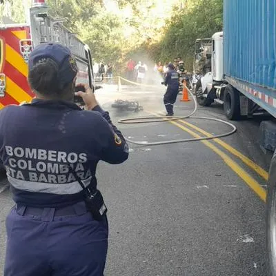 Antioquia: accidente de tránsito entre moto y camión dejó a una persona muerta