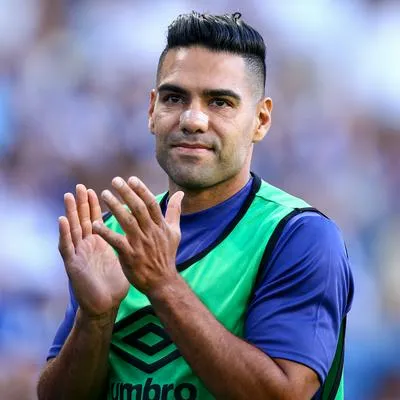 Falcao recibió homenaje por parte del Porto en el Estadio Do Dragao de Portugal.