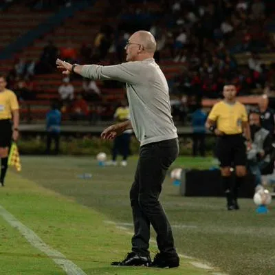 El técnico uruguayo Alfredo Arias se sinceró, habló sobre su vida y sus máximos anhelos con Independiente Medellín. Acá, más detalles.
