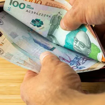 Billetes de 50.000 y 100.000 pesos en Colombia podrían ganar más respecto al dólar.
