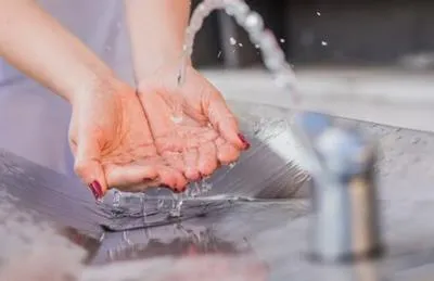 Agua. En relación con cortes de agua en Bogotá.