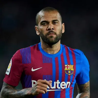 Dani Alves es procesado y le ponen fianza en caso por presunto abuso