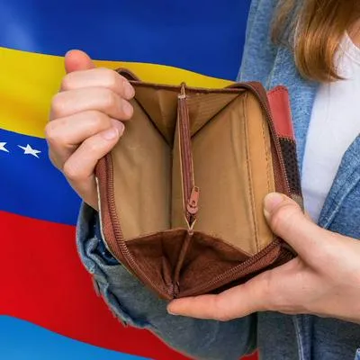 Alertan por grave situación económica en Venezuela: salario mínimo no alcanza para comprar la comida de un mes.