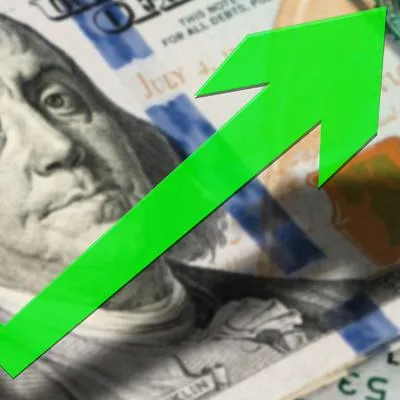 Así quedó el el dólar hoy, primero de agosto, y TRM en Colombia: la divisa estadounidense registró importantes alzas y se disparó cerrando jornada.