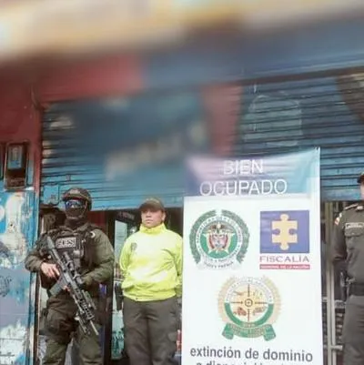 En Medellín, autoridades desmantelaron una red que fabricaba licor adulterado, a la cual le decomisaron 3.000 botellas que iban a vender en Feria de Flores